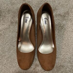 FIONI Clothing Tan Suede Heels